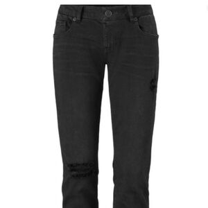 Cabi Distressed Black Slim Boyfriend Jeans Size 6 Style 3749